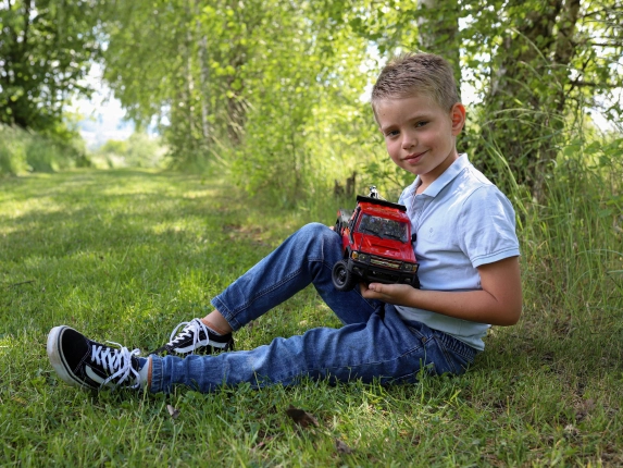 RC auto Land Cruiser Toyota s navijákem